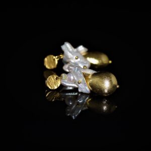 Pearl cluster earrings