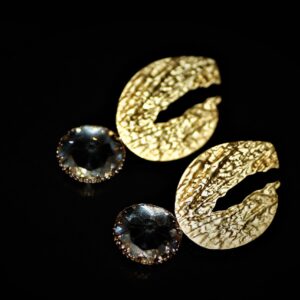 Abstract zirconia earrings round