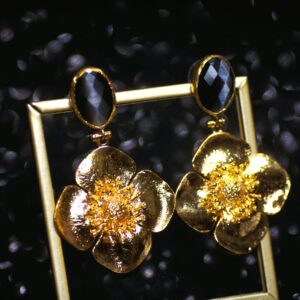 Shimmering Petal Earring ( Cat-Eye)
