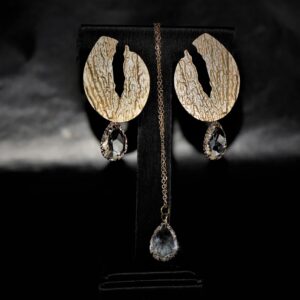 Abstract zirconia set