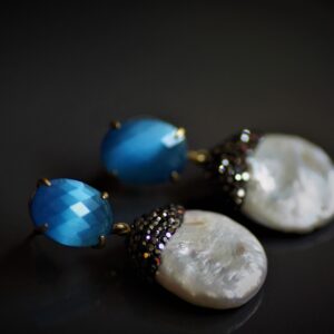 Baroque pearl blue cat-eye earrings