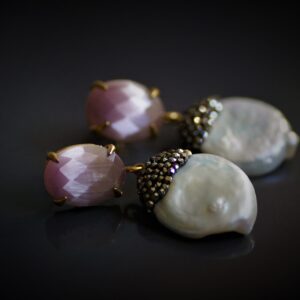 Baroque pearl lilac cat-eye earrings