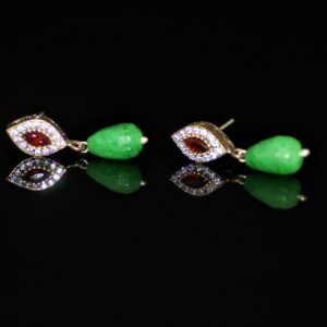 Green onyx and zirconia earring