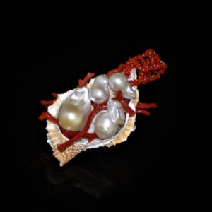 Coral baroque pendant