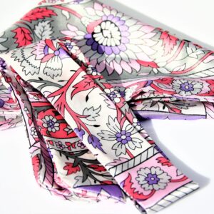Satin flowered print scarf and twill set